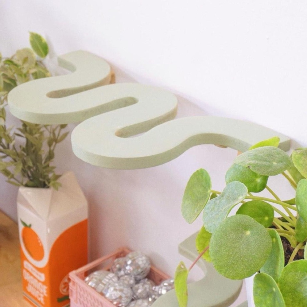 3D Printed Funky Squiggle Shelf Decor